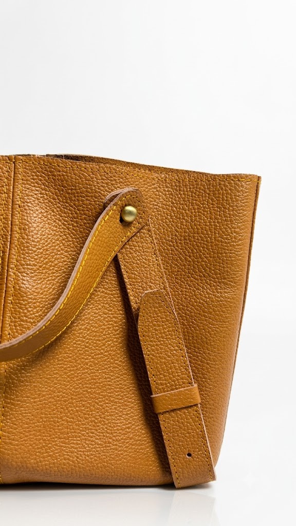 Sava Bucket Bag - Image 7